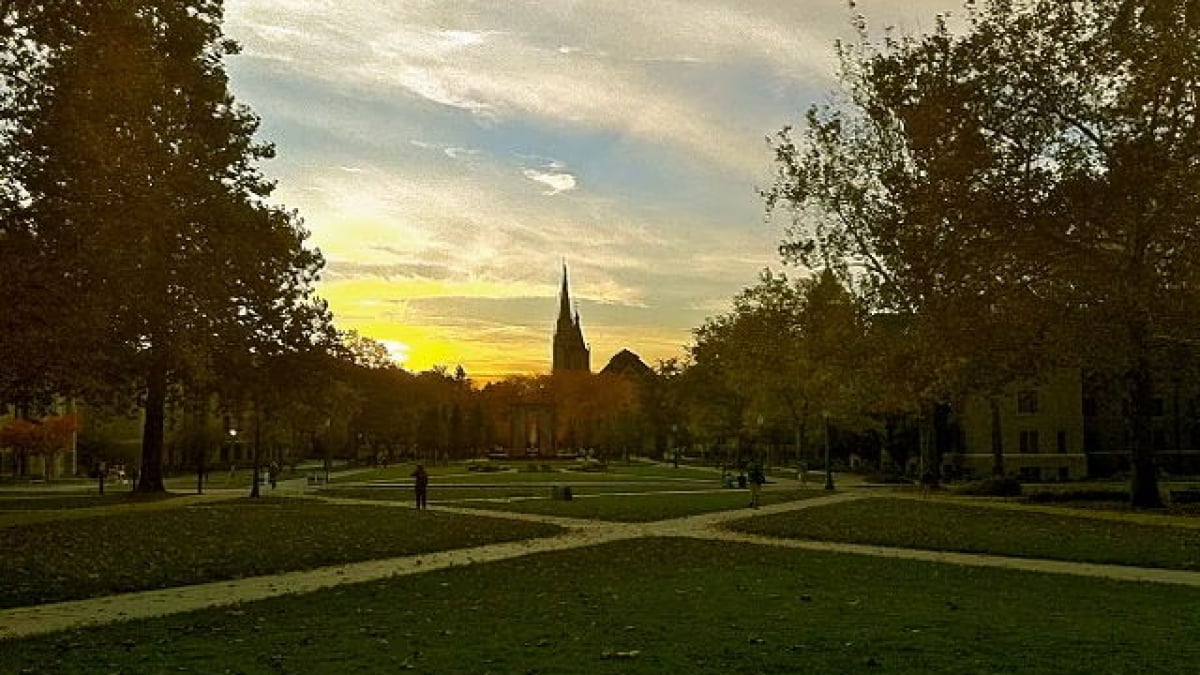 Top 6 must-visit tourist attractions in South Bend for art and history lovers, including the University of Notre Dame!