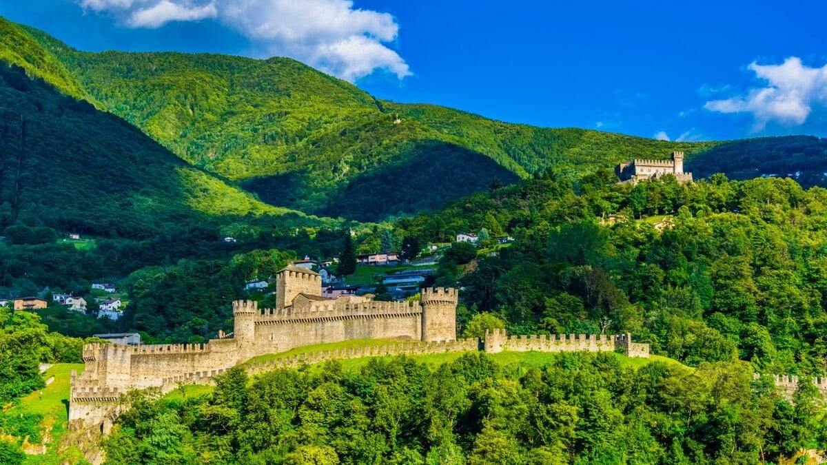 A World Heritage Site Under Constant Threat! The Three Castles and Defensive Walls of the Old Town of Bellinzona