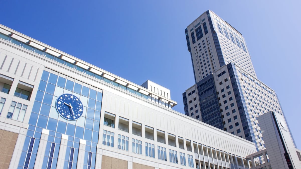 Enjoy everything from shopping to gourmet dining at JR Tower Square, directly connected to Sapporo Station!