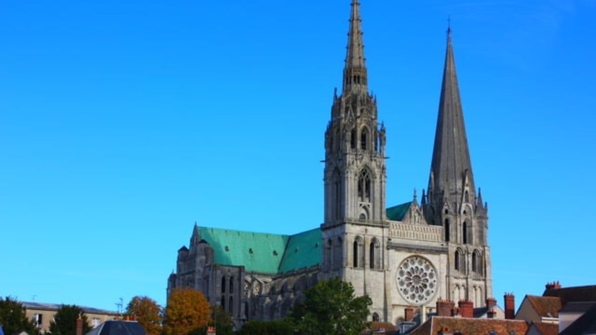 [World Heritage] What is Chartres Cathedral? A world of light France is proud of