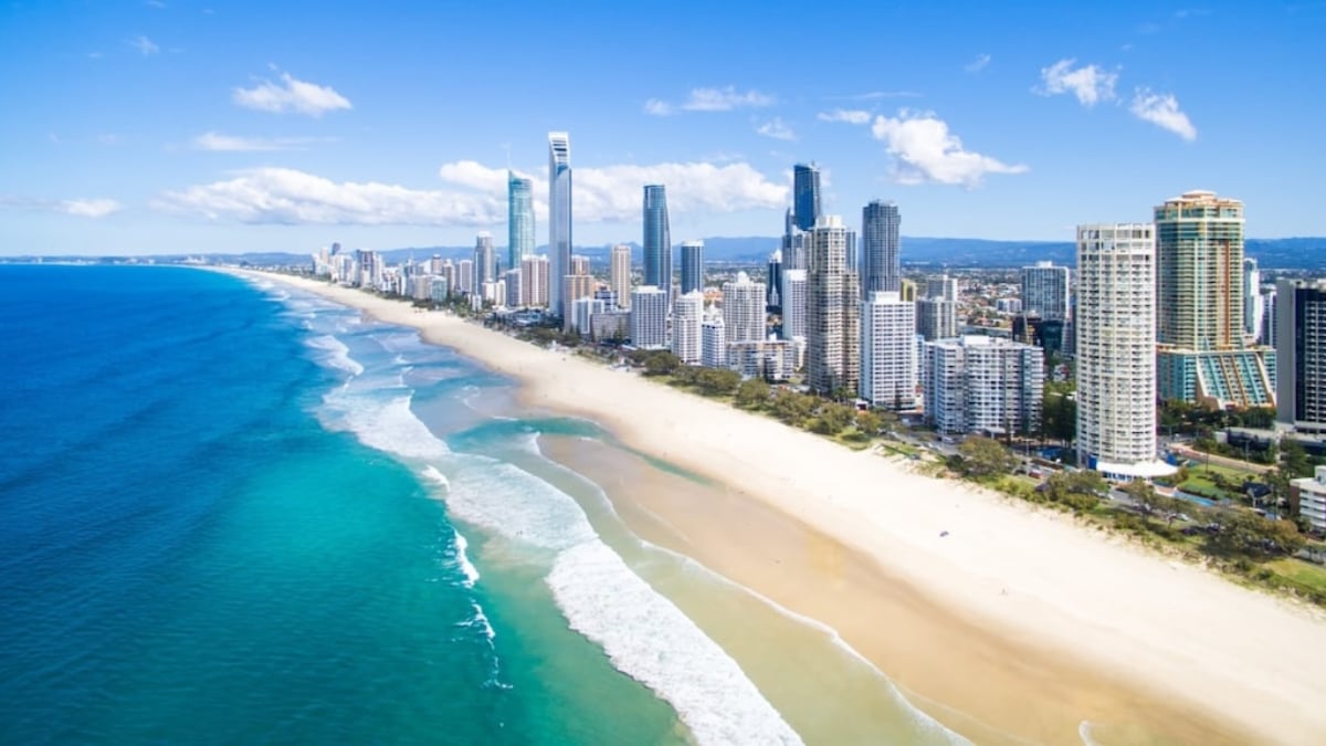 Surfers Paradise Beach and Q1 SkyPoint｜Gold Coast Sightseeing