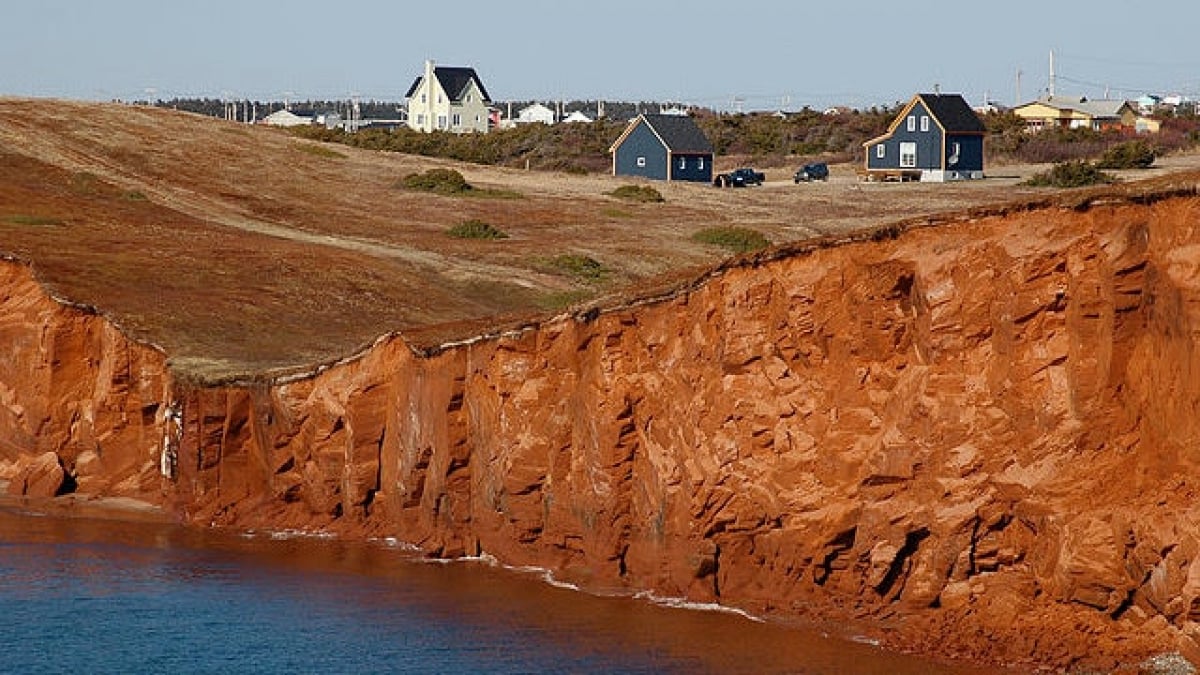 The Hidden Gem of Canada: 6 Must-Visit Tourist Spots in the Enchanting Magdalen Islands