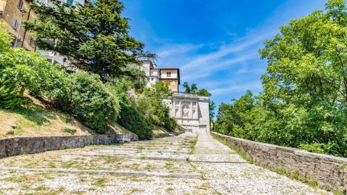 【World Heritage】What is the charm of the Sacri Monti?|Pilgrimage sites of the Sacred Mountains!