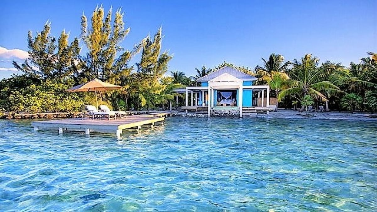 Beautiful Seas and Coral Reefs of Belize, Known as the “Jewel of the Caribbean” — Safety and Security