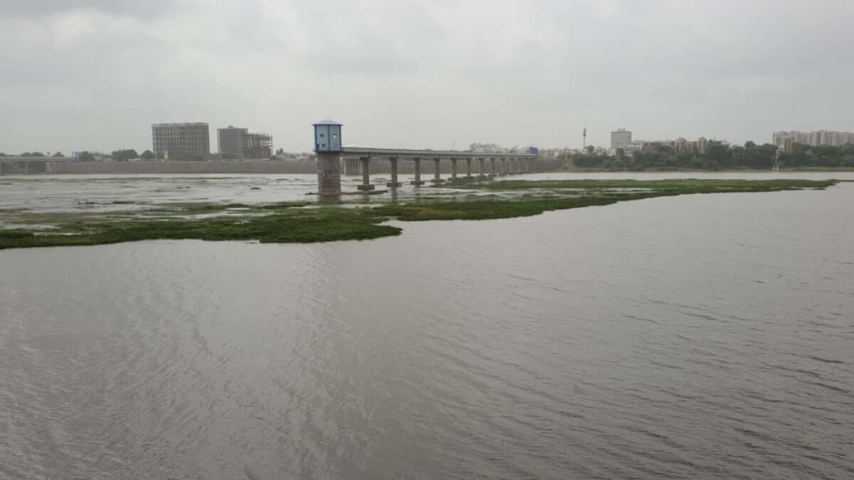 5 must-see tourist spots in Surat! A journey to visit temples along the Tapi River