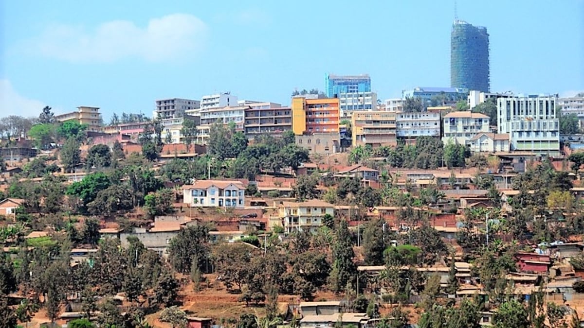 Tourists to Rwanda shop for handmade crafts! Popular shops that are fun to look at!