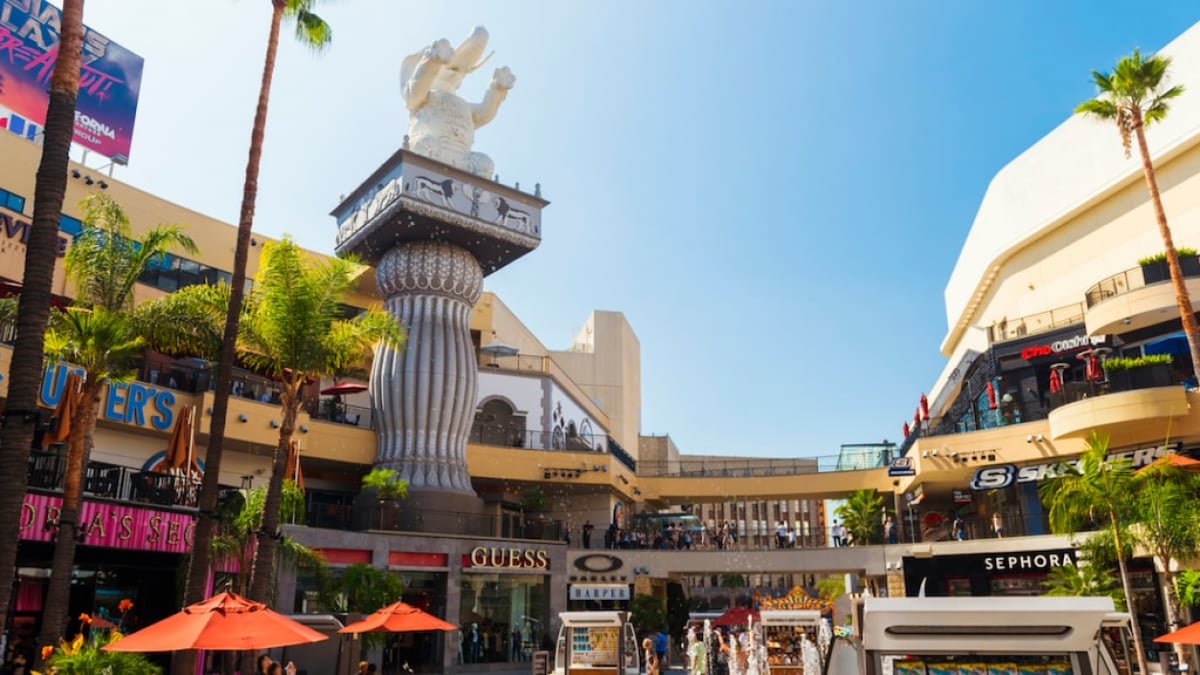 Hollywood & Highland|Tour the iconic red carpet of your dreams