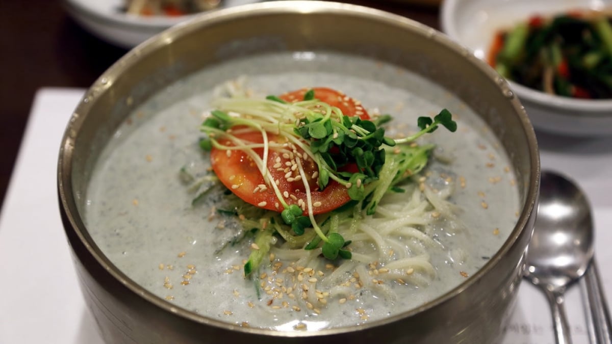 If You’re Having Lunch in Seoul’s Gourmet Battleground, Myeong-dong, This is the Place! 3 Recommended Spots