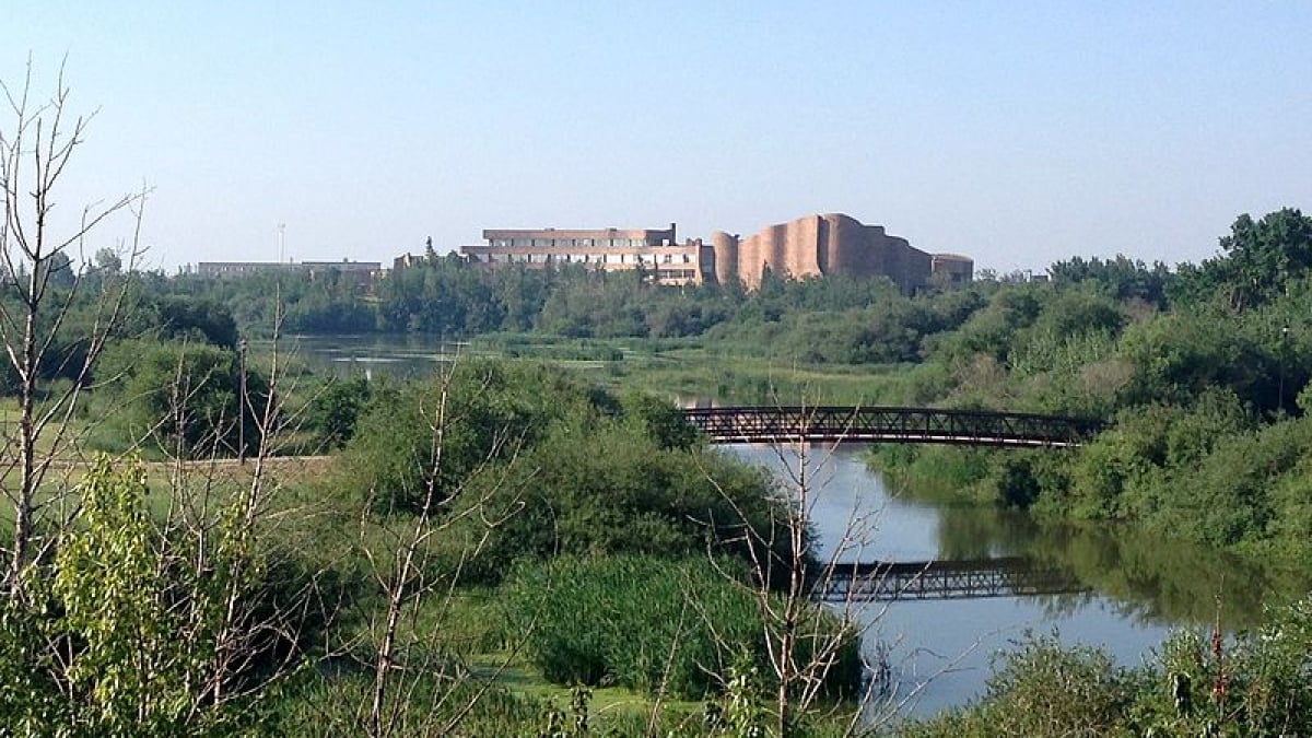 Surrounded by Nature: Recommended Tourist Spots in Peaceful Grande Prairie!