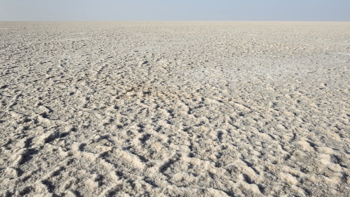 Miraculous Landscapes! Quartz-White Deserts & Other Wonders: 4 Must-See Tourist Spots in Bhuj, India