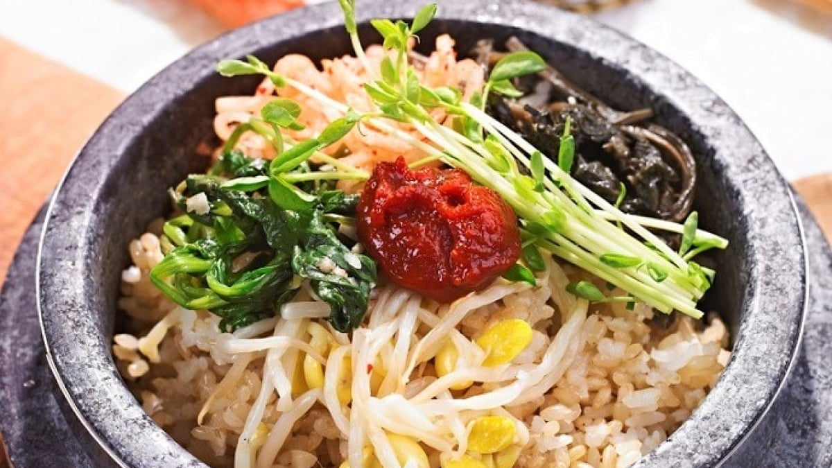 Bibimbap, a well-known Korean dish — introducing popular restaurants in Nampo-dong!