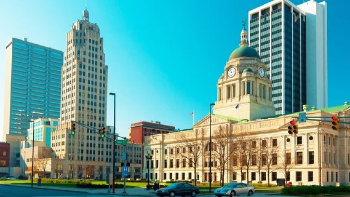 Travel to Fort Wayne, USA: Discover Top Tourist Spots for Art and Nature Lovers