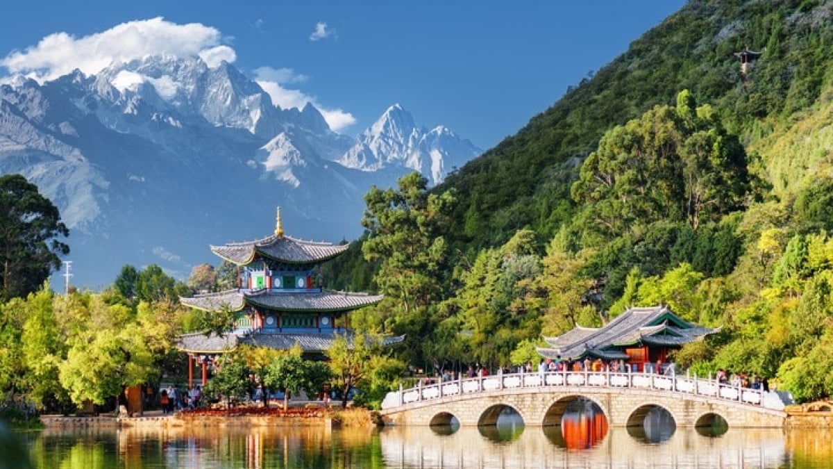 The hidden gem of China, Lijiang. Here are some unique souvenirs you can only find in this mystical land.