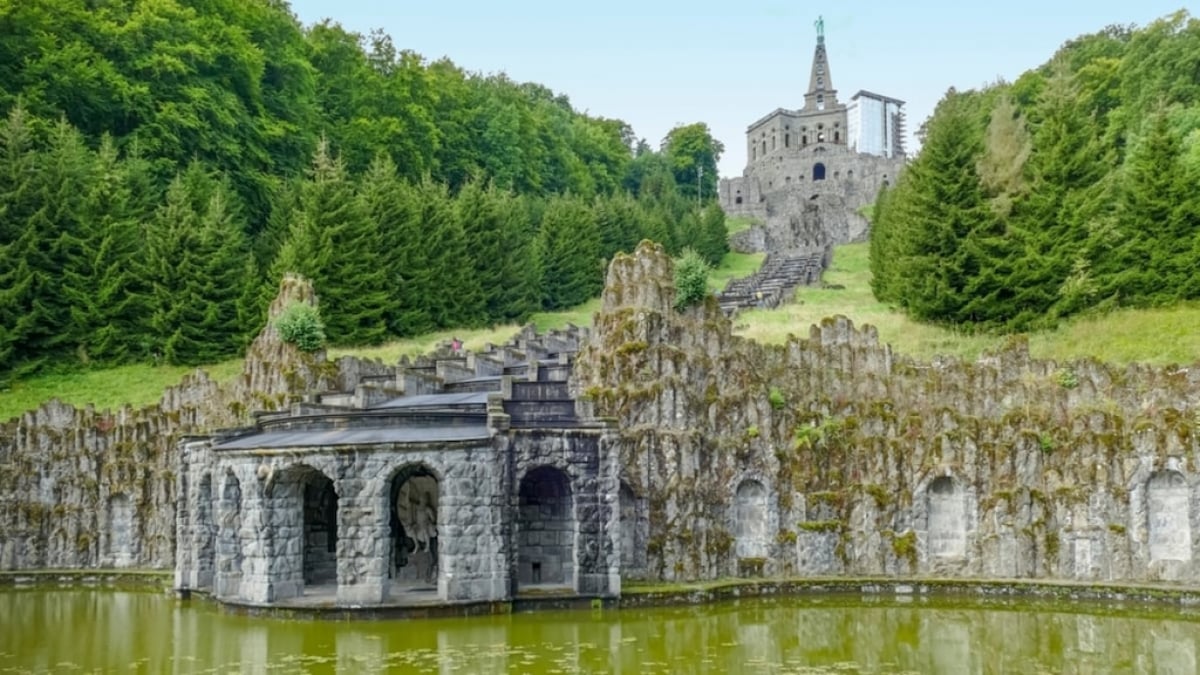 Wilhelmshöhe Castle Park UNESCO World Heritage Site – A Stunning Landscape Shaped by Rolling Hills
