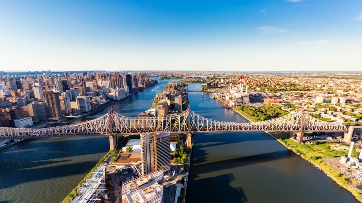 Top 4 Must-Visit Attractions in Queens – Perfect for Art Lovers Too!