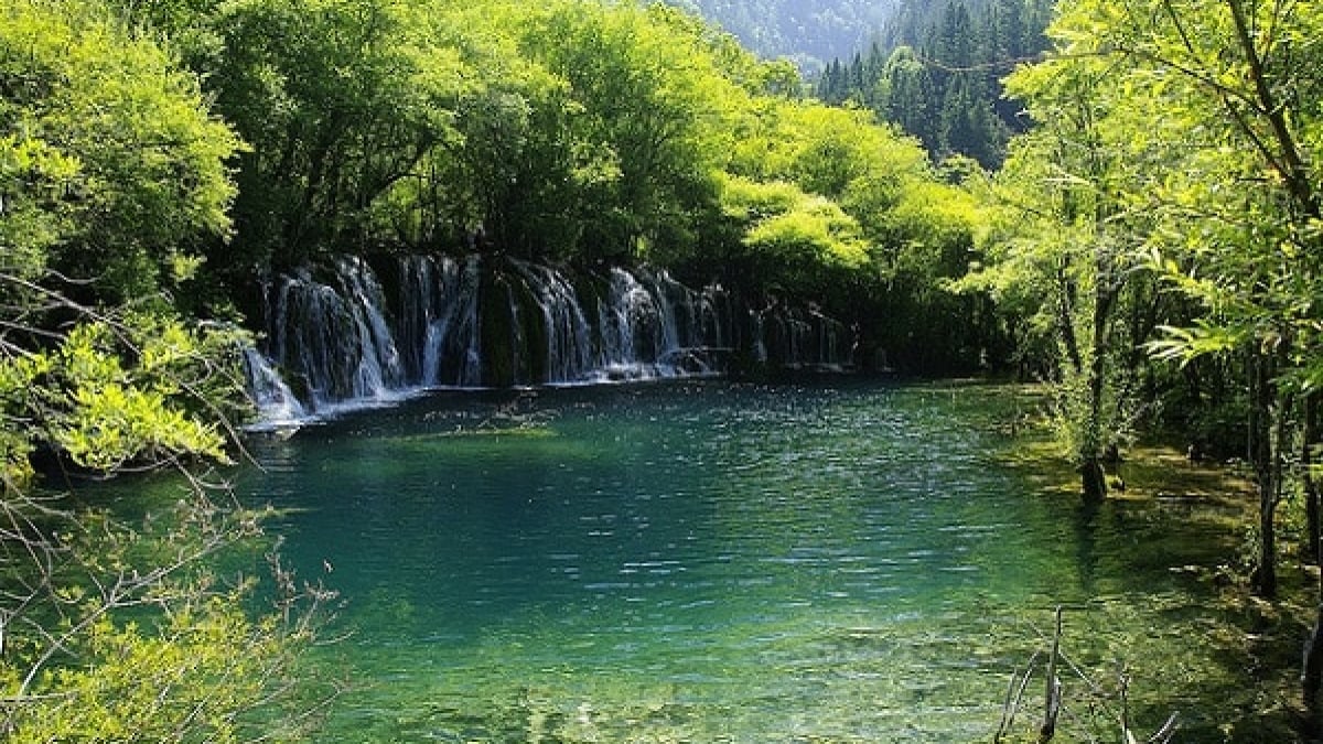 A Miracle Blue, Crystal-Clear Lake! 3 Tourist Spots in Jiuzhaigou, China
