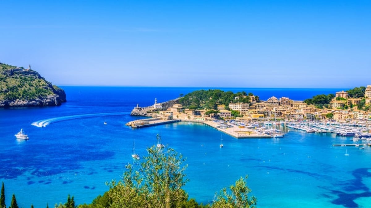 The Mediterranean Gem: 4 representative souvenirs of Mallorca Island