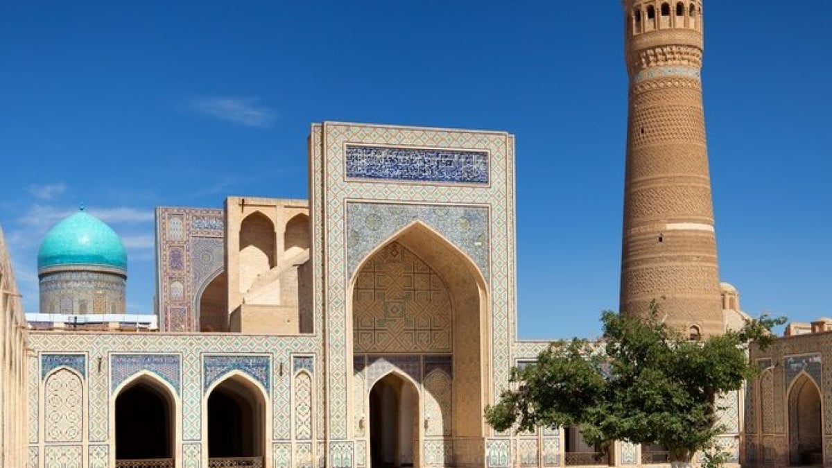 A city with a charming old town registered as a World Heritage Site, representative souvenirs of Bukhara