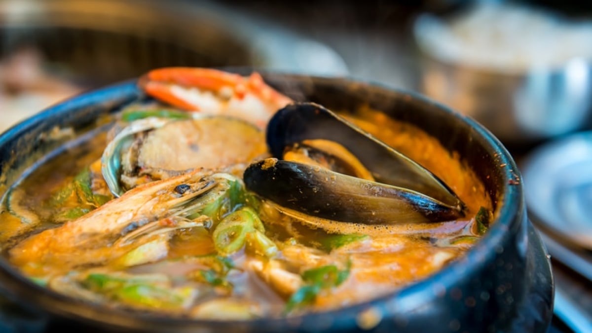 Too delicious! 4 must-visit restaurants in New Jeju for exquisite seafood hotpot and Samgyetang!