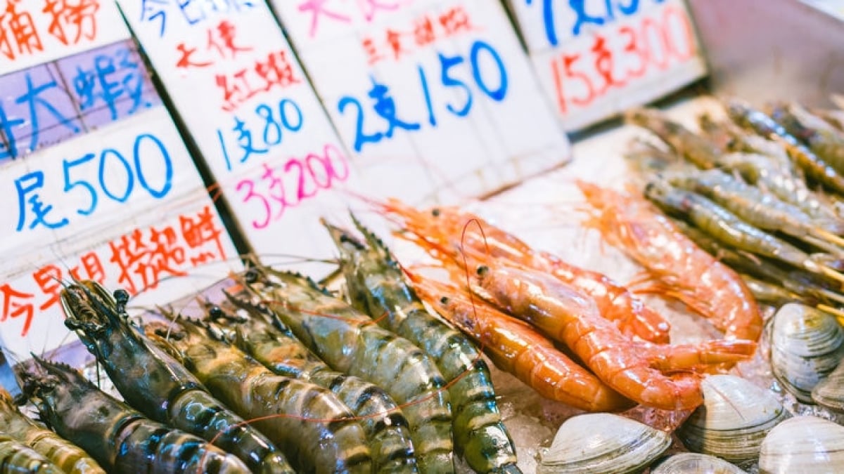 Introducing gourmet spots around Kaohsiung Port in Taiwan where you can enjoy fresh seafood dishes!