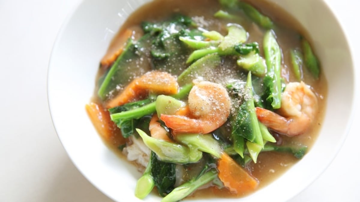 Central, Where Top-Class Restaurants Line the Streets. Three Unique Noodle Spots in Hong Kong