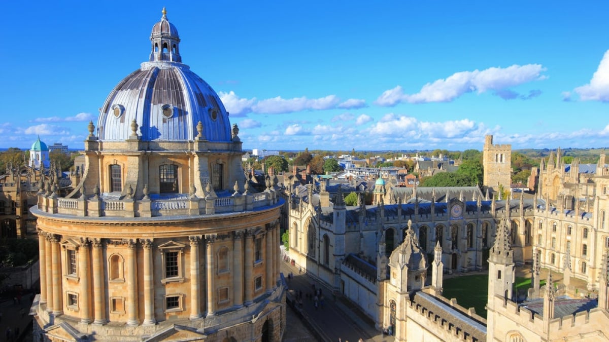 A historic British city filled with charm! Recommended souvenirs from Oxford