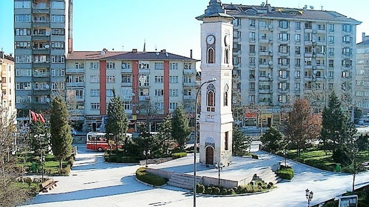 Top 4 Must-Visit Tourist Attractions in Kütahya, the Town of Beautiful Tiles and Ceramics!