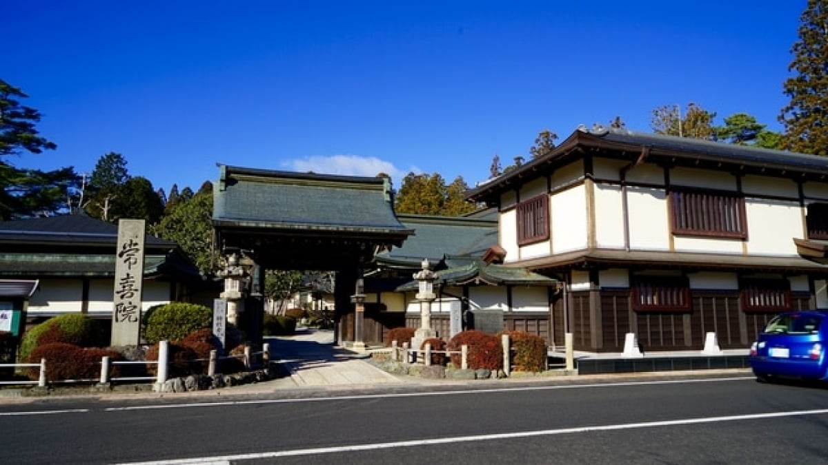 From Sweets to Herbal Pills! 4 Highly Recommended Souvenirs from the World Heritage Site “Mount Koya”