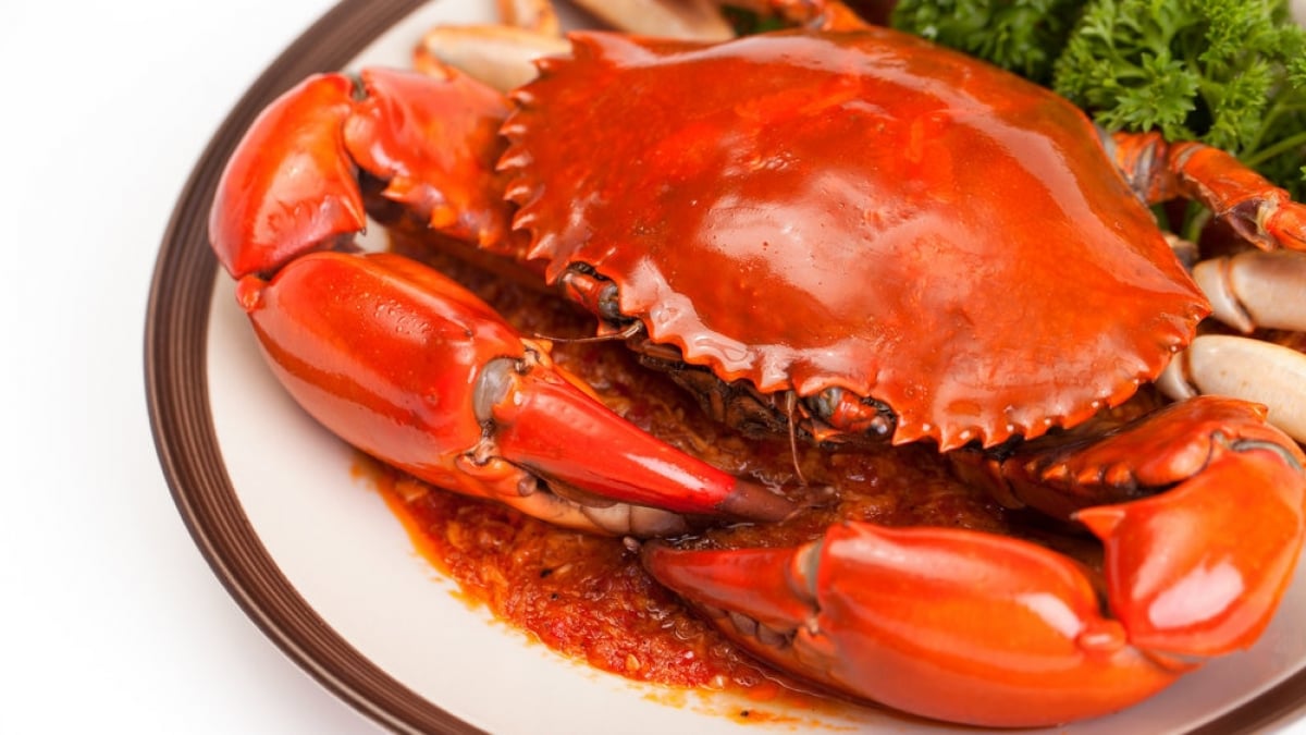 Enjoy Chili Crab at Clarke Quay: 4 Best Seafood Restaurants to Try