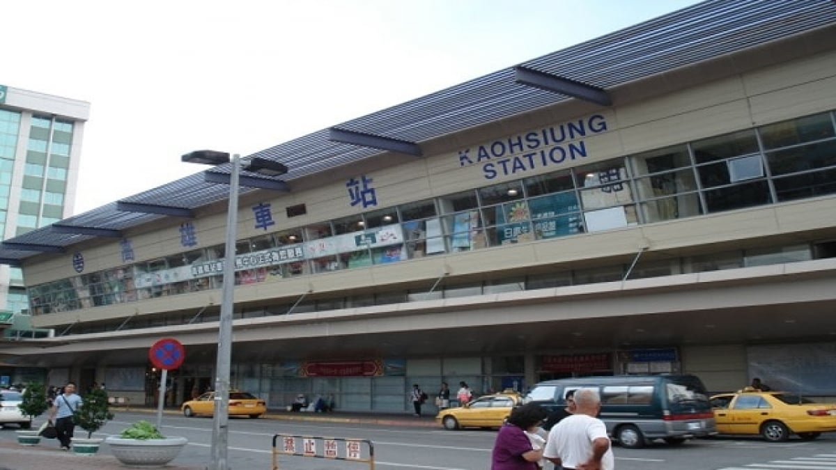 Introducing information about Kaohsiung Station inside Kaohsiung, Taiwan’s second largest city!